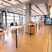 Cafeteria Neuphililogicum Tische